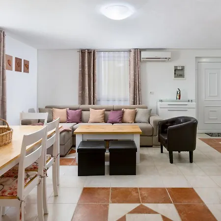 Vrdoljak - Dolje - Mpolo Appartement *